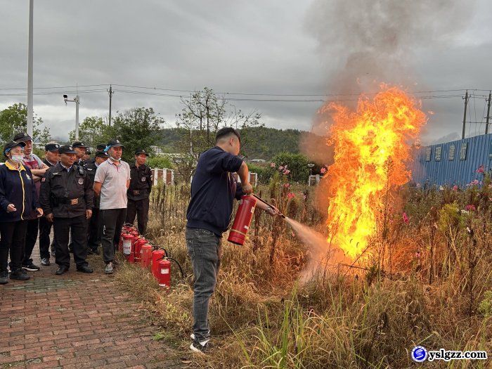 我校法安处组织消防演练 提升自救能力