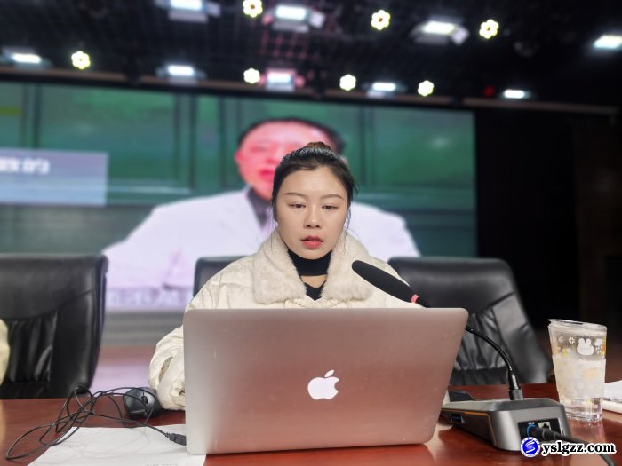 我校举办2024年秋季高一高二女生底线教育专题讲座