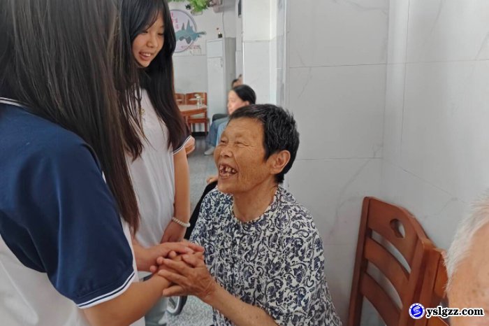 我校护理专业学子开展见习活动