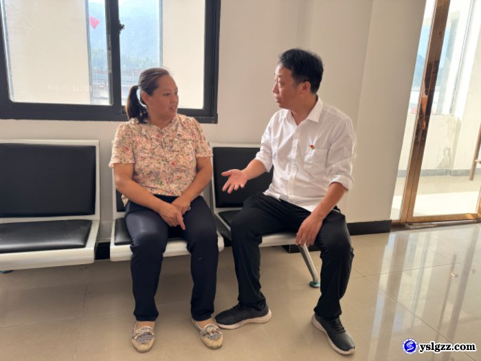 “七一”家访暖人心  深入基层践初心