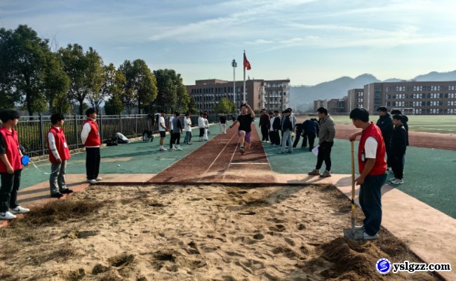 青春飞扬，拼搏赛场