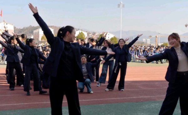 青春赛场绽芳华 盛会收官启新篇